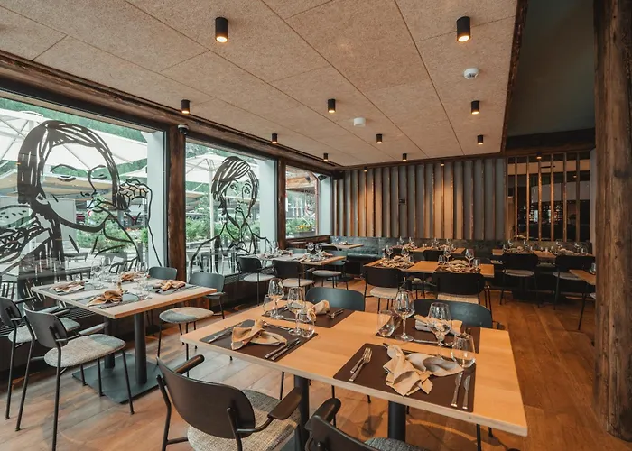 Matterhorn Inn - Wellness & Dining - At Zermatt Shuttle Station